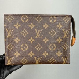 Louis Vuitton Toiletry 19